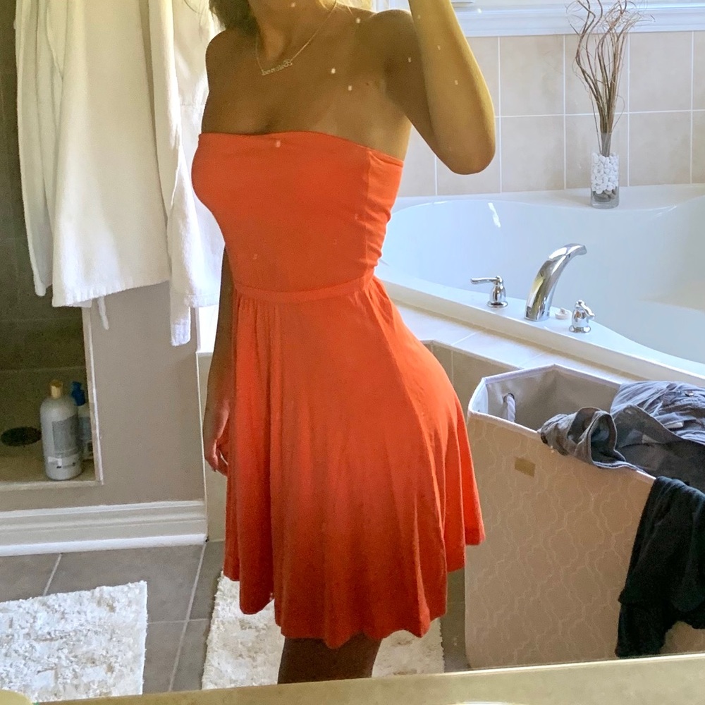 Coral strapless dress!